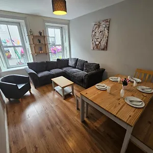 Latin Quarter Townhouse Apartment